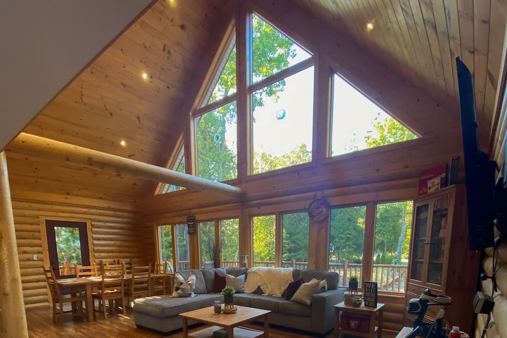 Photo of Livingroom in Tobermory