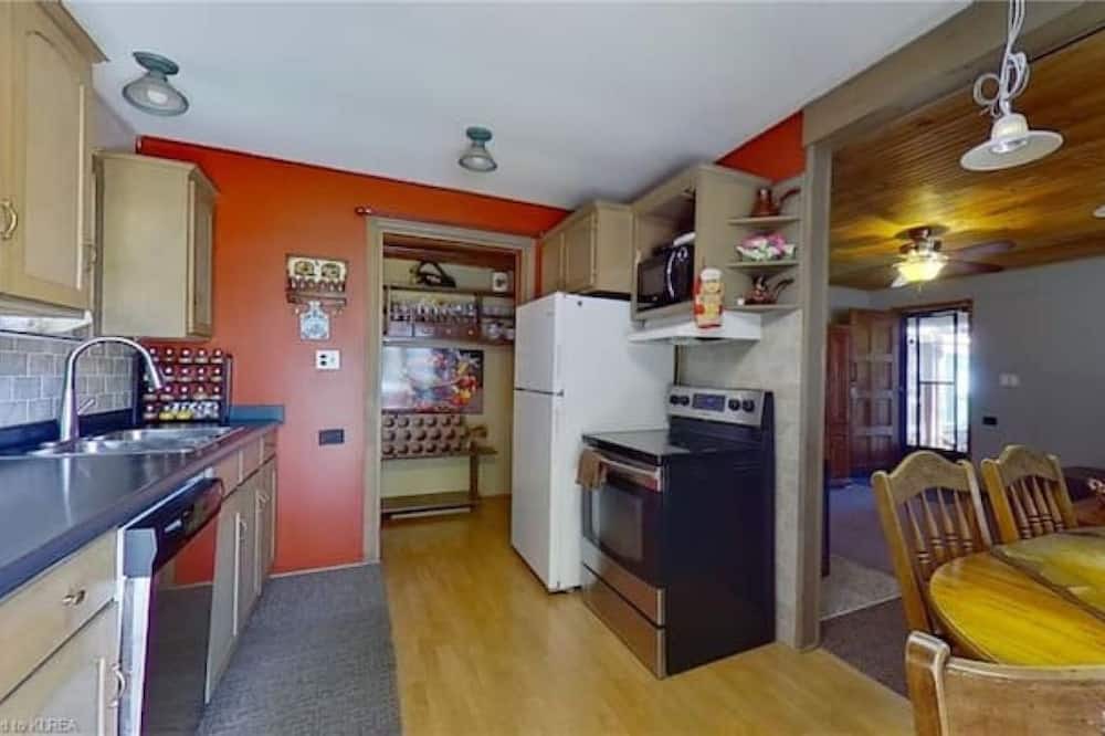 Photo of Kitchen in Carden