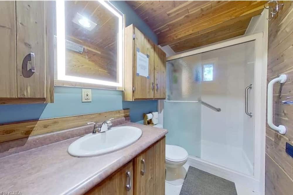 Photo of Bathroom in Carden