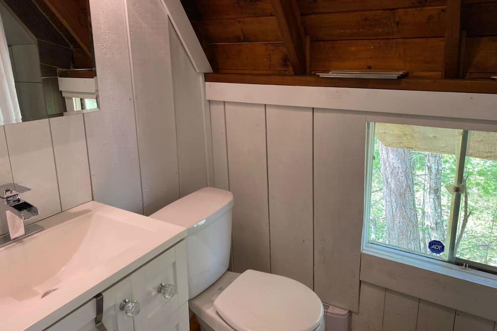 Photo of Bathroom in North Kawartha