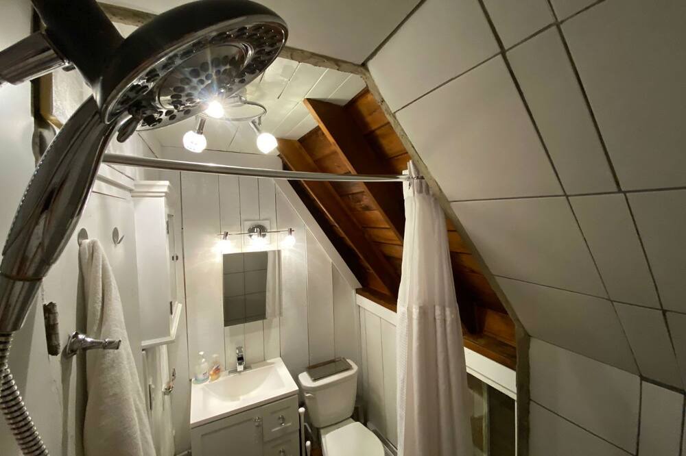 Photo of Bathroom in North Kawartha