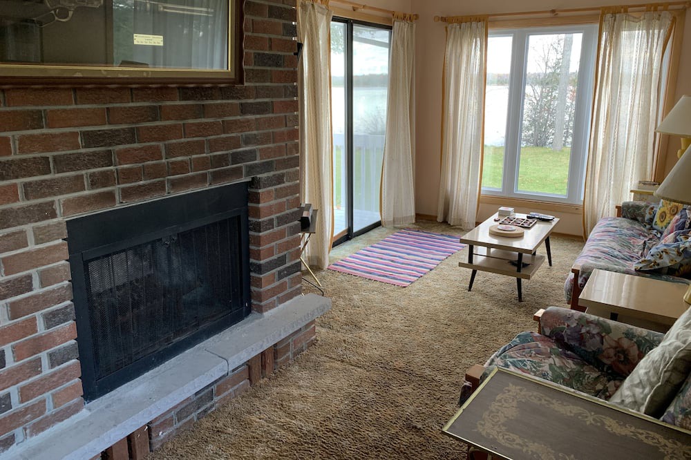Photo of Livingroom in Trent Hills