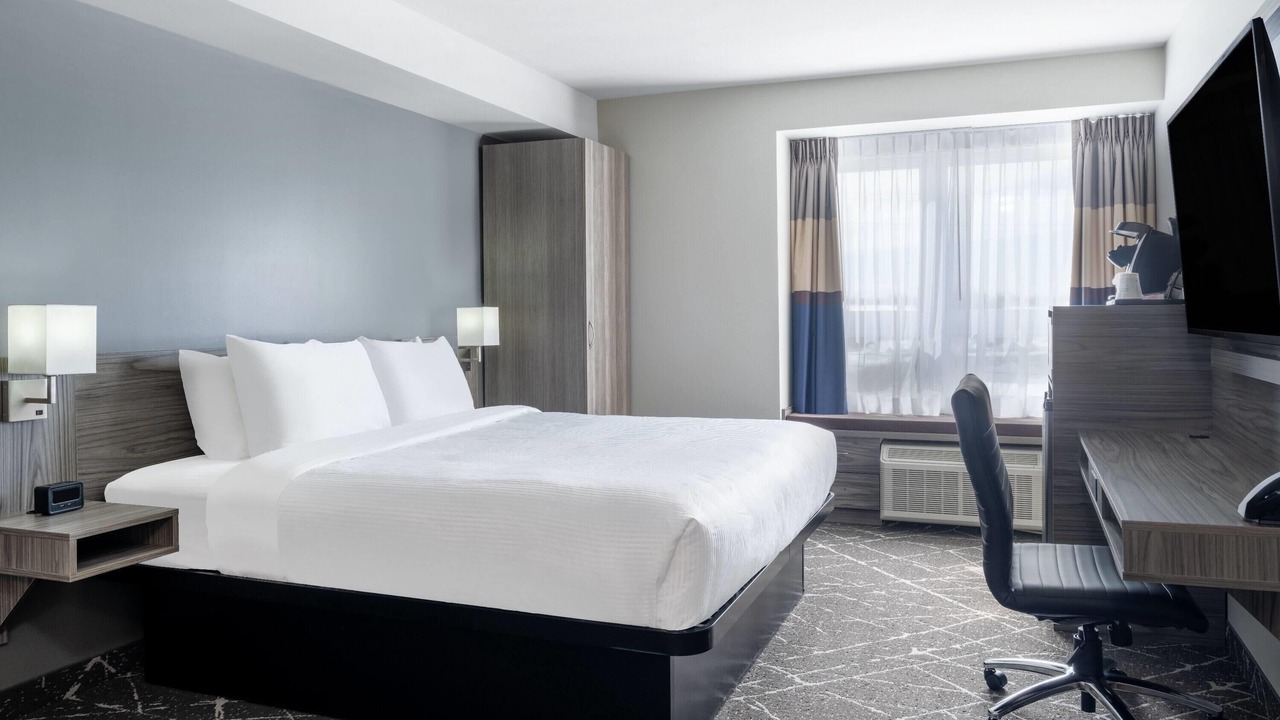 Photo of Bedroom in Kanata Lakes - Marchwood Lakeside - Morgan's Grant - Kanata