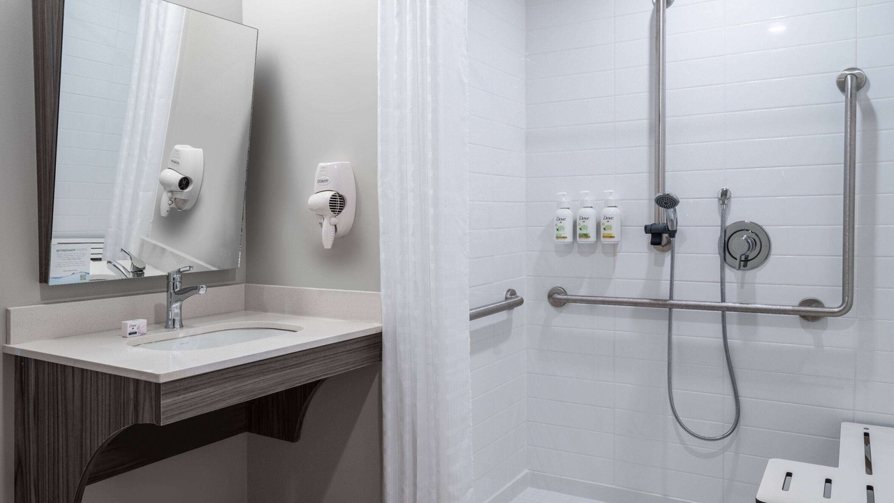 Photo of Bathroom in Kanata Lakes - Marchwood Lakeside - Morgan's Grant - Kanata