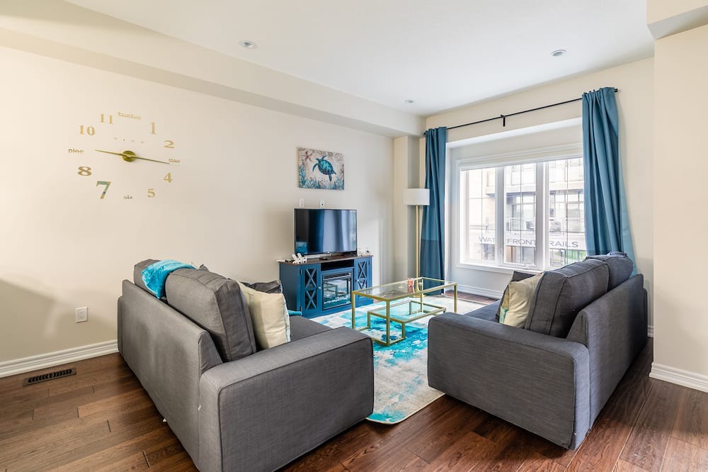 Photo of Livingroom in Stoney Creek