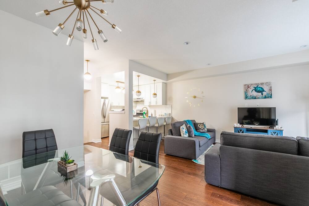 Photo of Livingroom in Stoney Creek