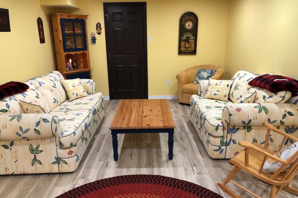 Photo of Livingroom in Trent Lakes
