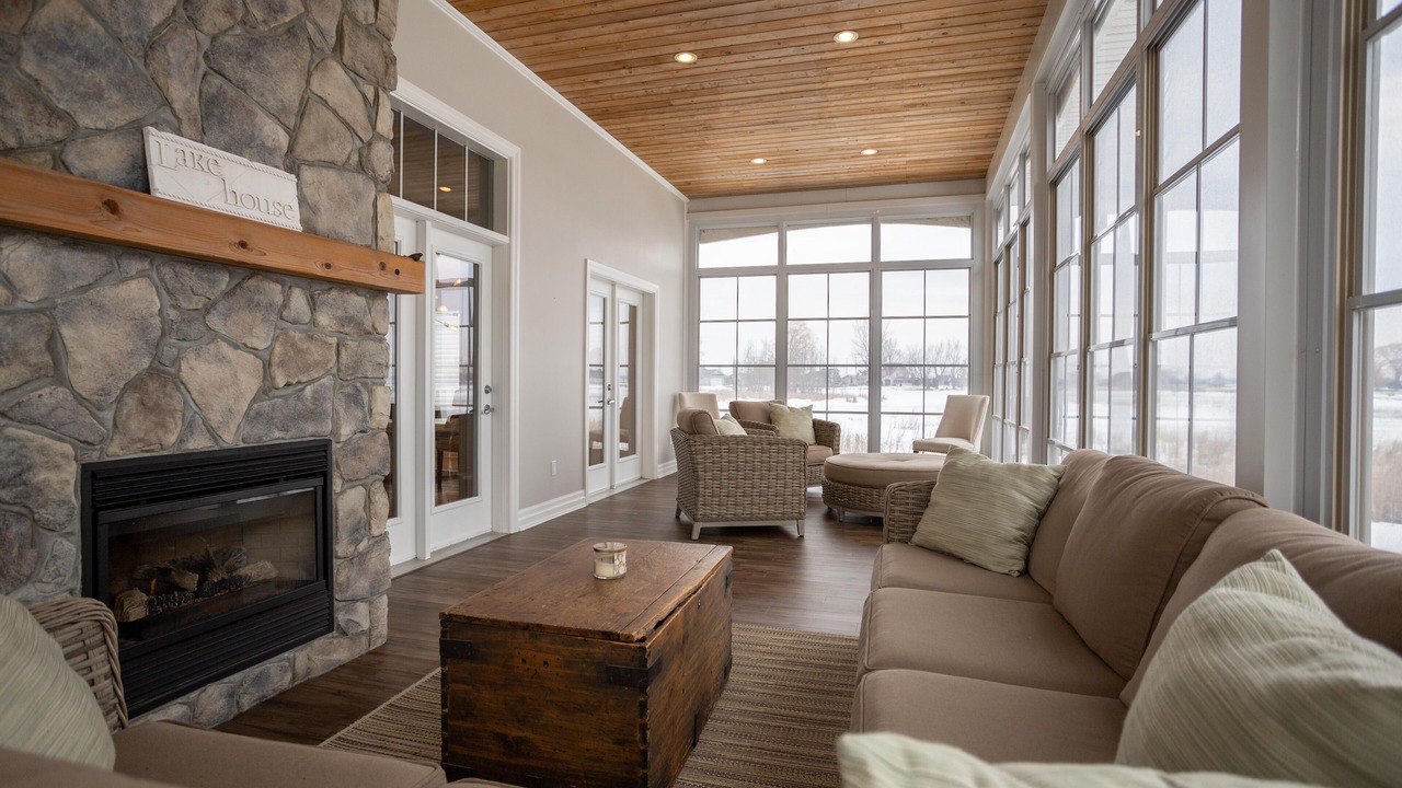 Photo of Livingroom in Long Point