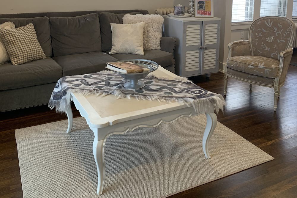 Photo of Livingroom in Union Park