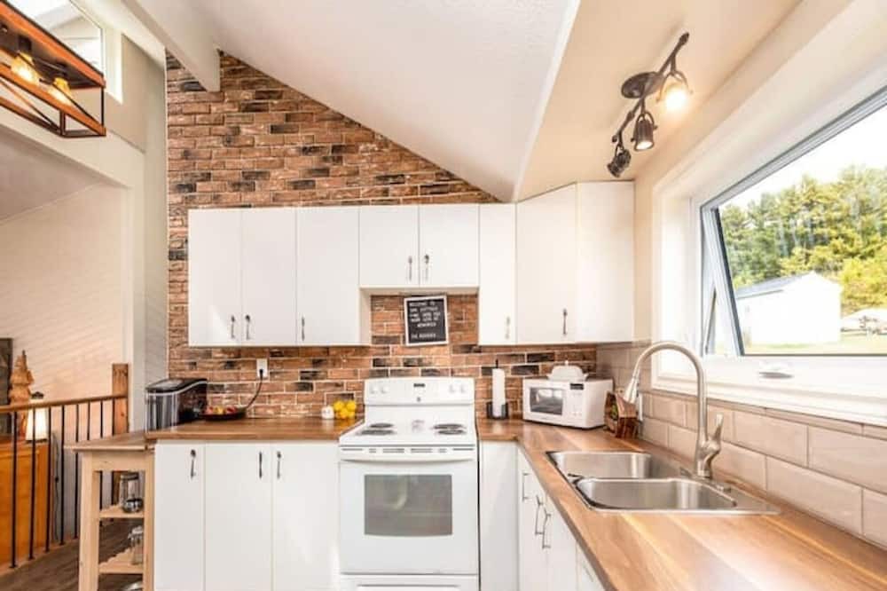 Photo of Kitchen in Whitewater Region