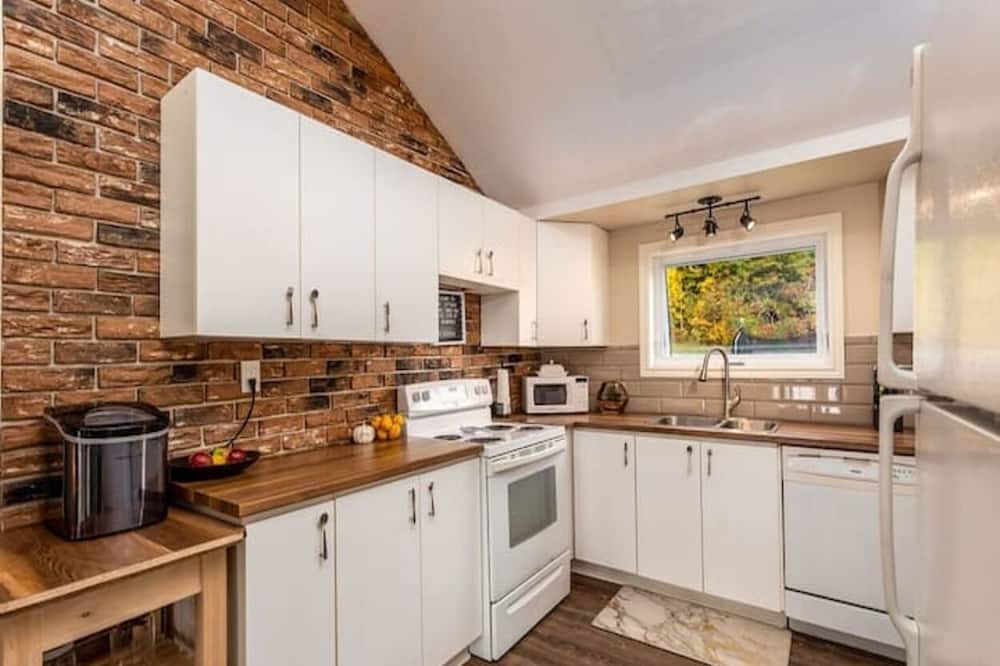 Photo of Kitchen in Whitewater Region