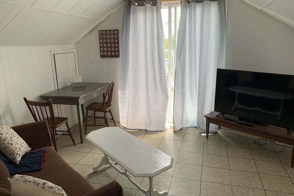 Photo of Livingroom in Seeleys Bay