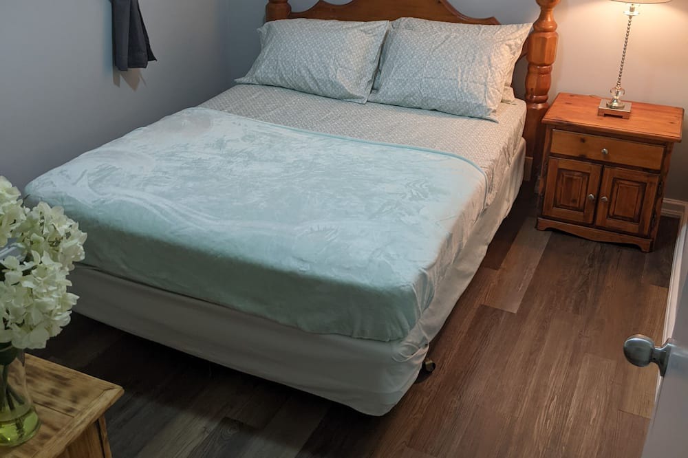 Photo of Bedroom in Rosedale