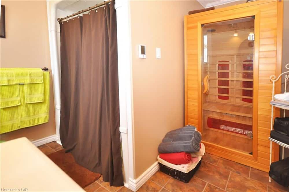 Photo of Bedroom in Britt