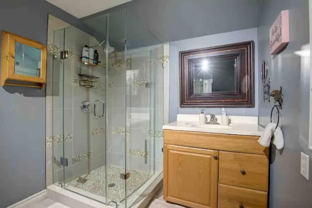 Photo of Bathroom in Selwyn