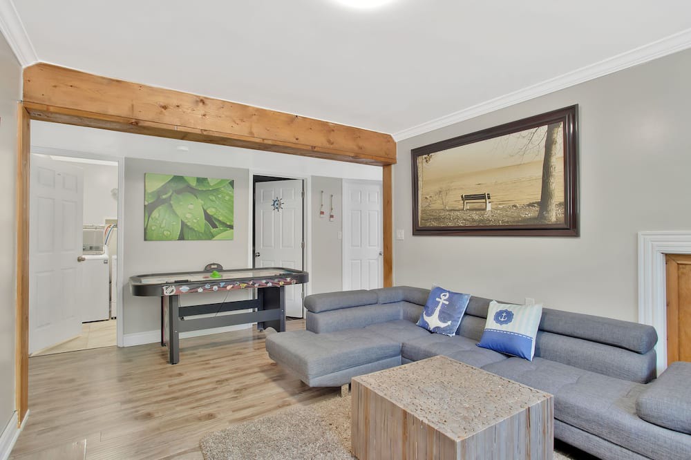 Photo of Livingroom in Tiny