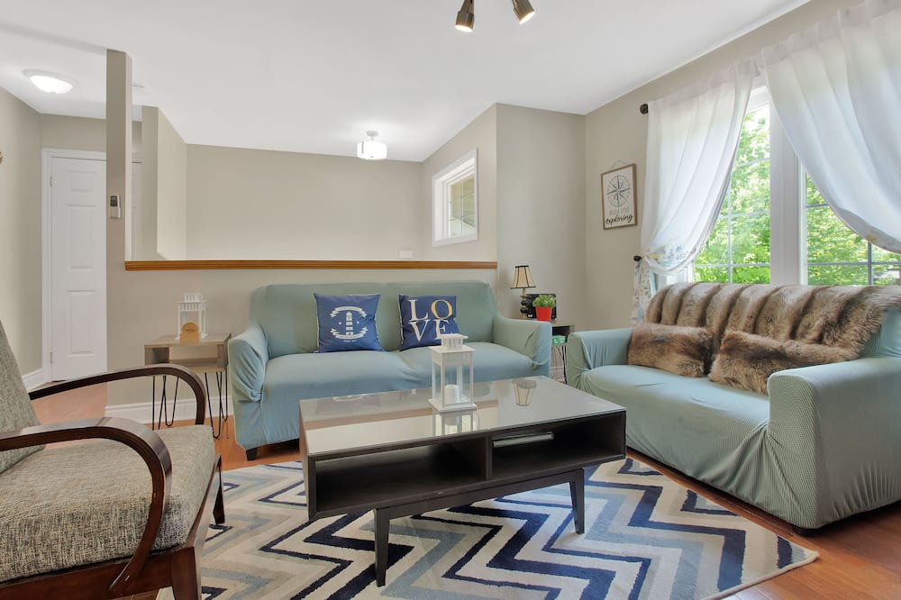 Photo of Livingroom in Tiny