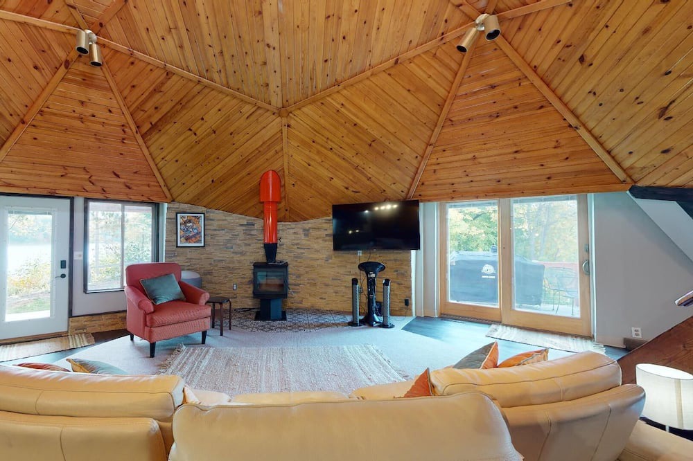 Photo of Livingroom in Center City