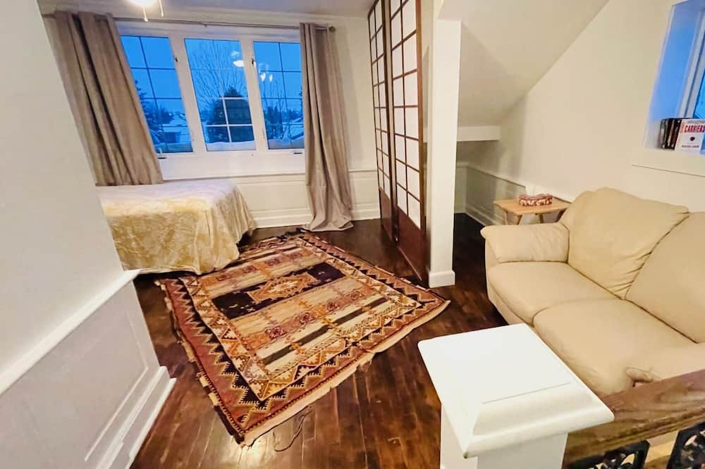 Photo of Livingroom in Cochrane