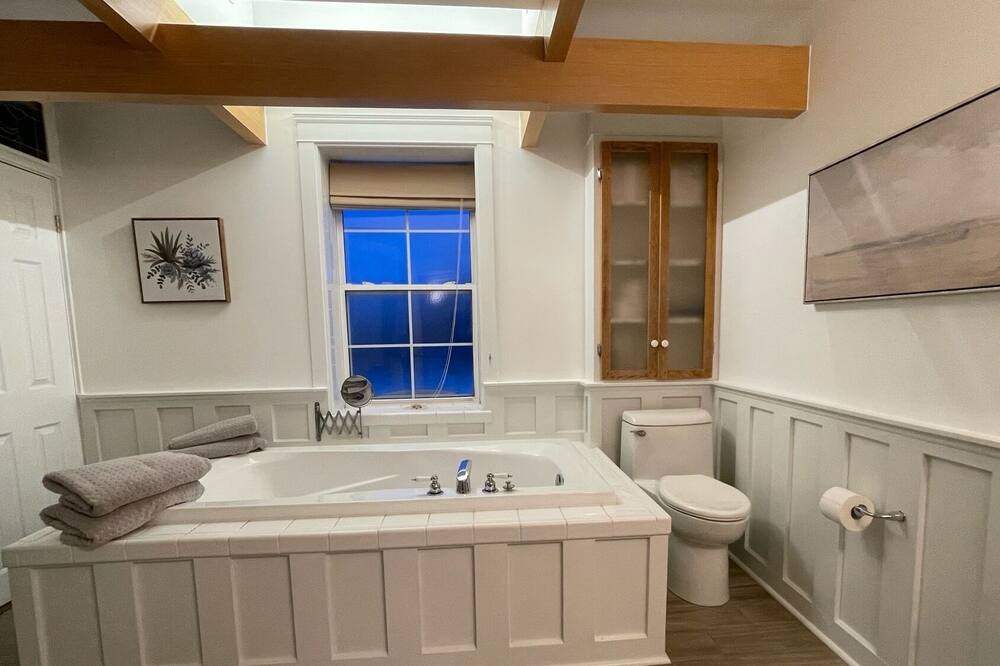 Photo of Bathroom in Cochrane