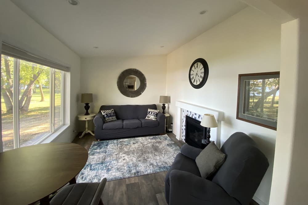 Photo of Livingroom in Battle Lake