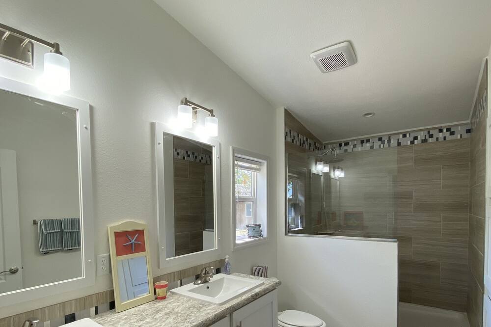 Photo of Bathroom in Battle Lake
