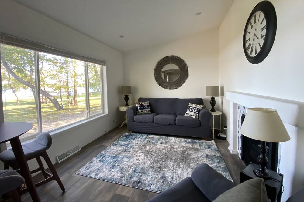Photo of Livingroom in Battle Lake