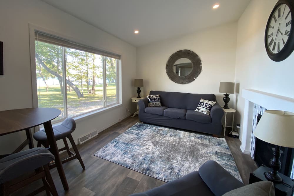 Photo of Livingroom in Battle Lake