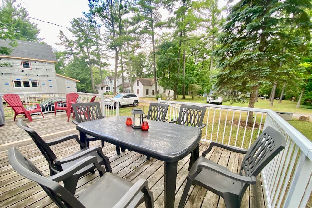 Photo of Patio Balcony in Fenelon Falls