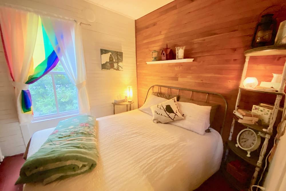 Photo of Bedroom in Fenelon Falls