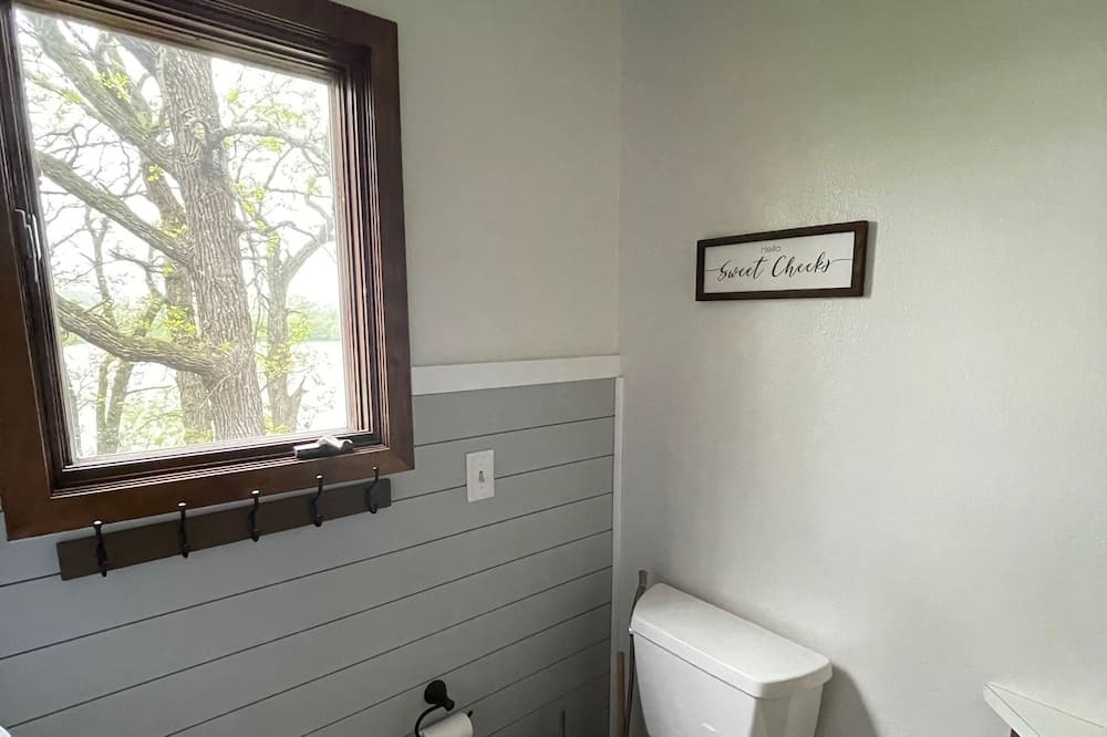 Photo of Bathroom in Windom