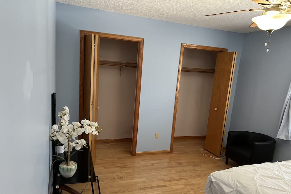 Photo of Bedroom in Lakeville