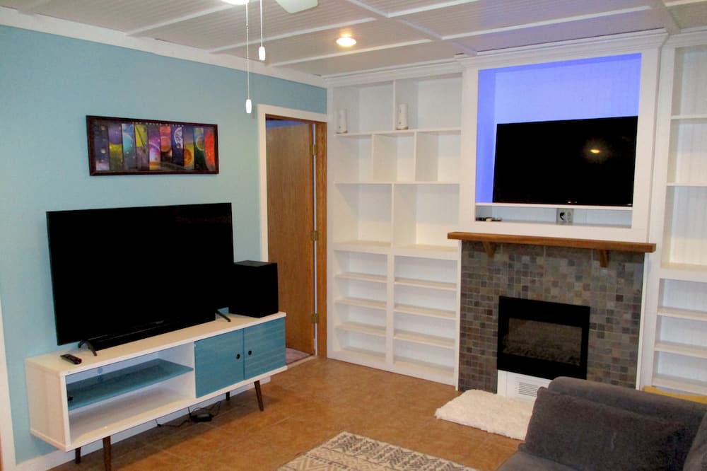 Photo of Livingroom in Lakeville