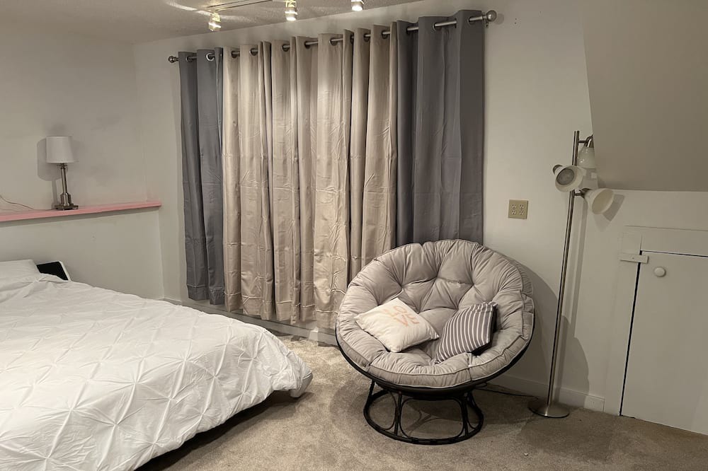 Photo of Bedroom in Lakeville