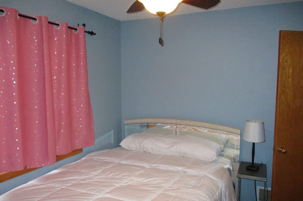 Photo of Bedroom in Lakeville