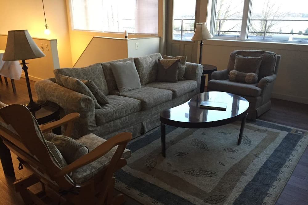 Photo of Livingroom in Brockville