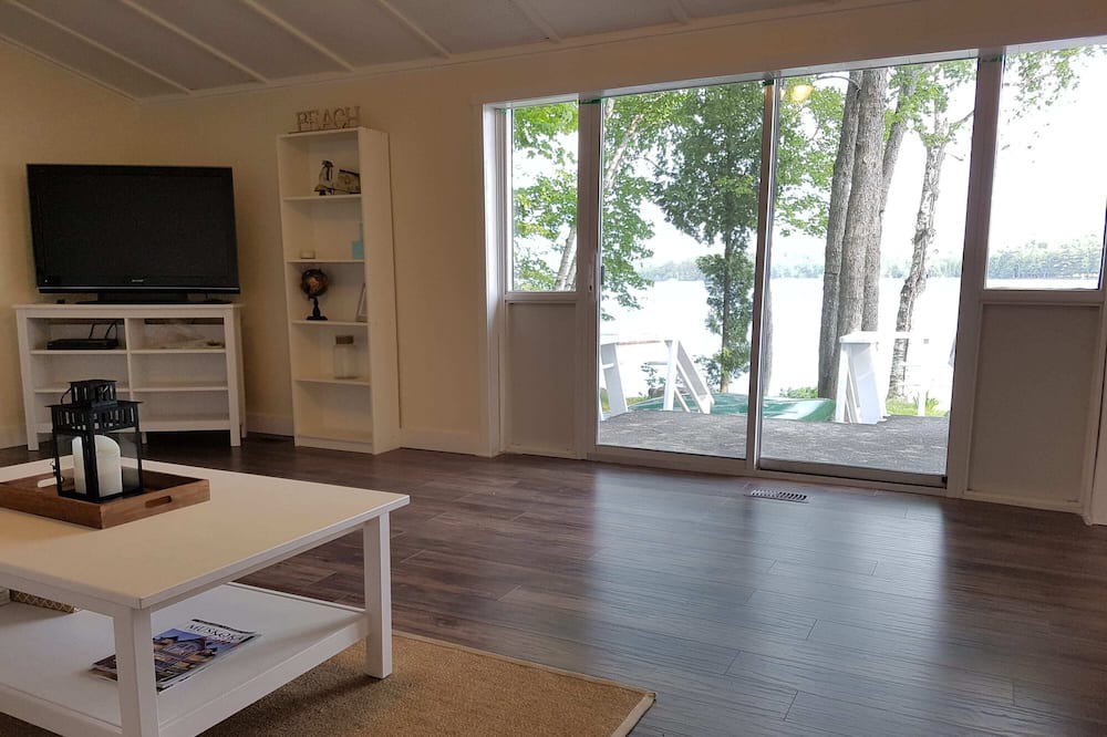 Photo of Bedroom in Bracebridge
