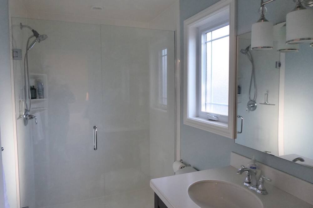 Photo of Bathroom in Dashwood
