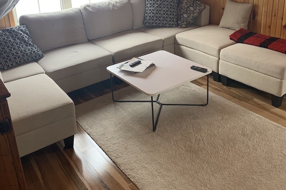 Photo of Livingroom in Haliburton