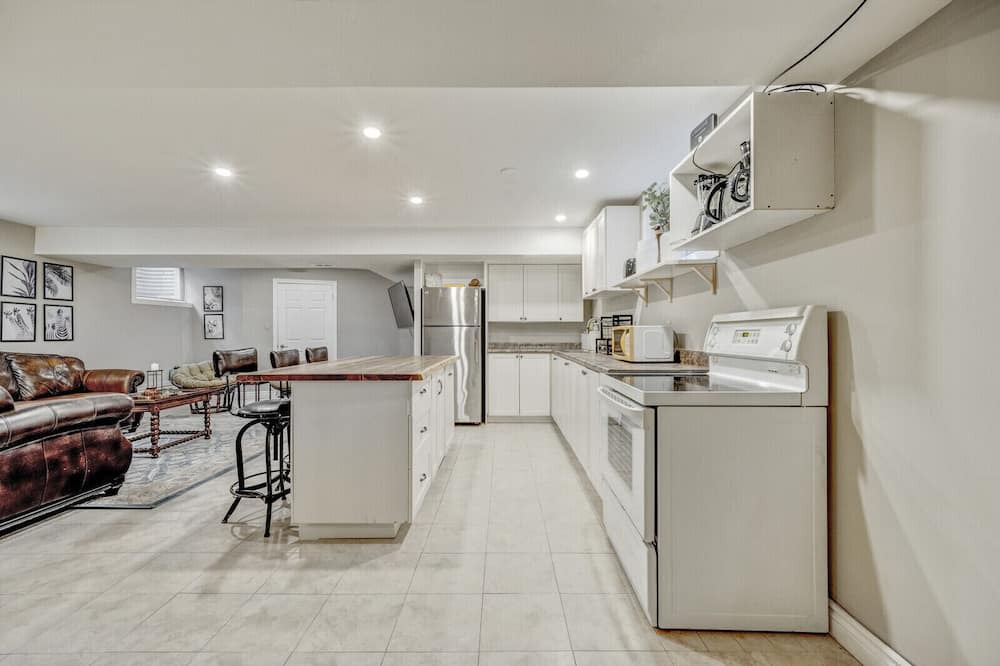 Photo of Kitchen in East Gwillimbury