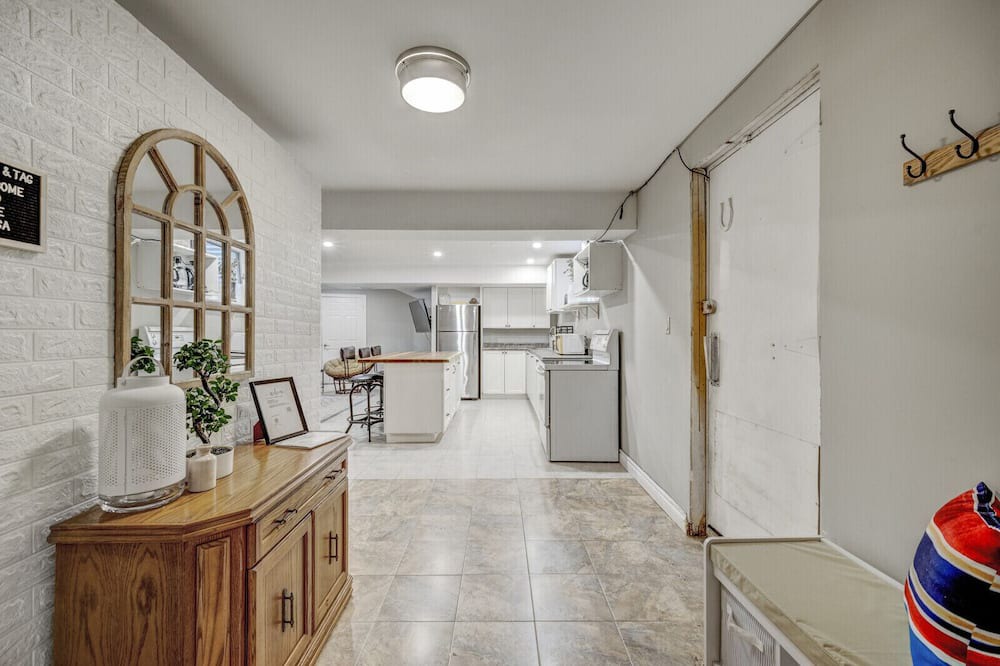 Photo of Livingroom in East Gwillimbury