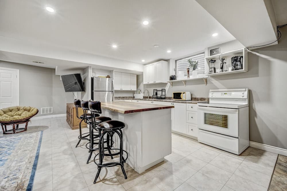 Photo of Kitchen in East Gwillimbury