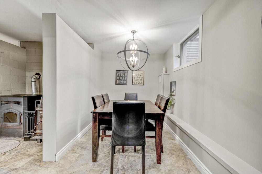 Photo of Kitchen in East Gwillimbury