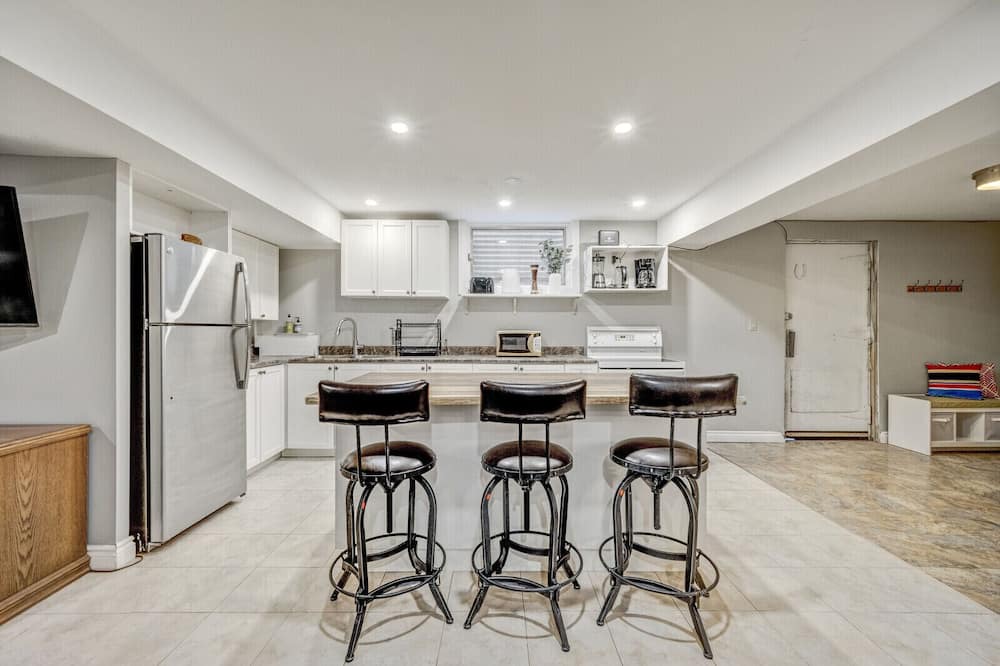 Photo of Kitchen in East Gwillimbury