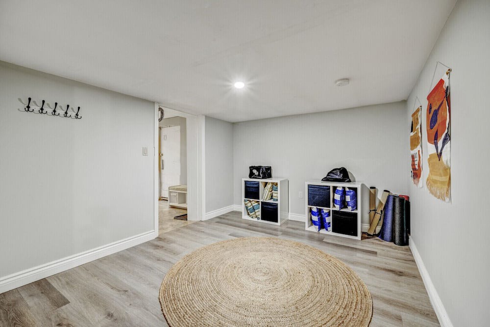 Photo of Livingroom in East Gwillimbury