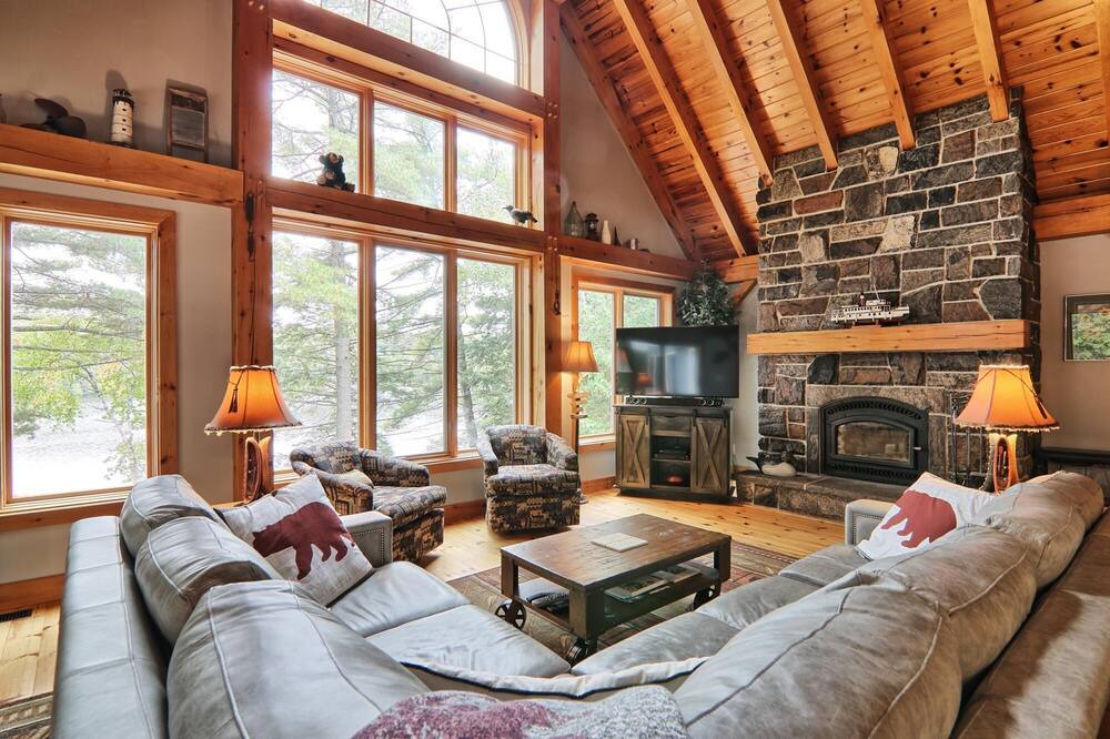 Photo of Livingroom in Rosseau