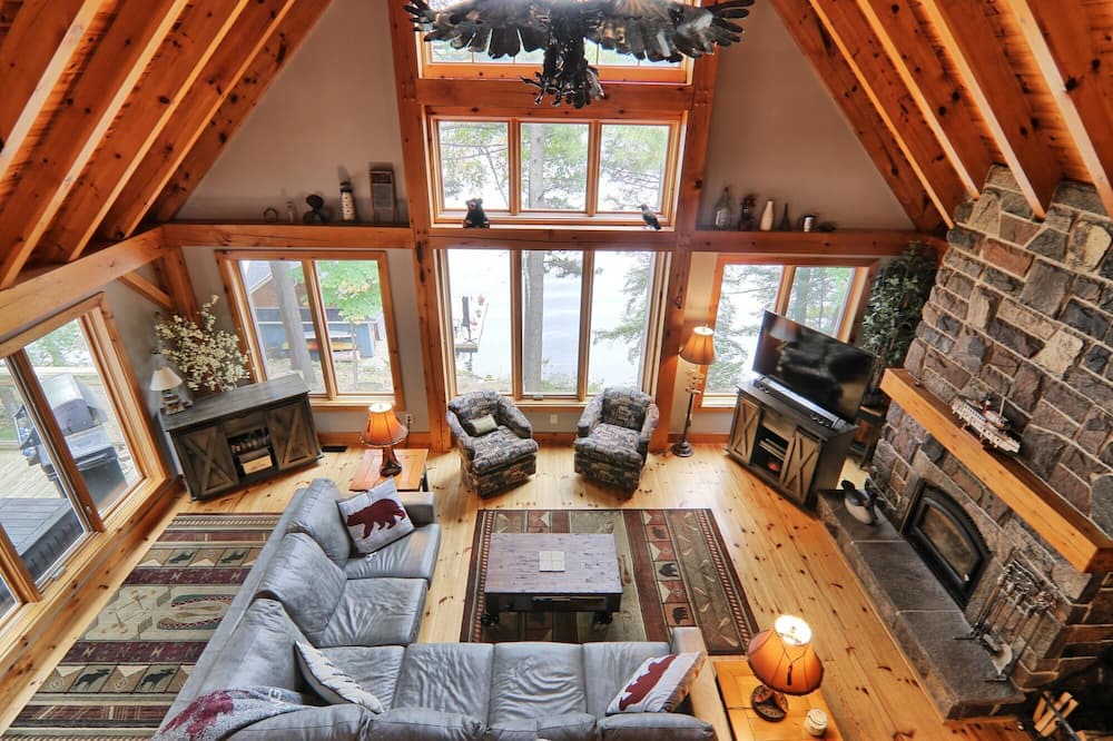 Photo of Livingroom in Rosseau