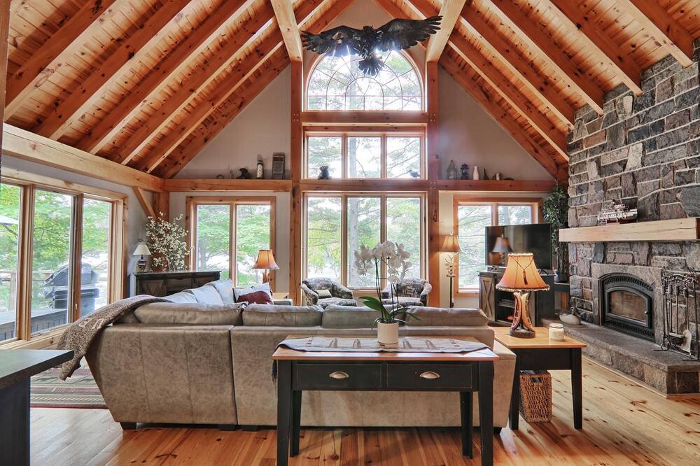 Photo of Livingroom in Rosseau