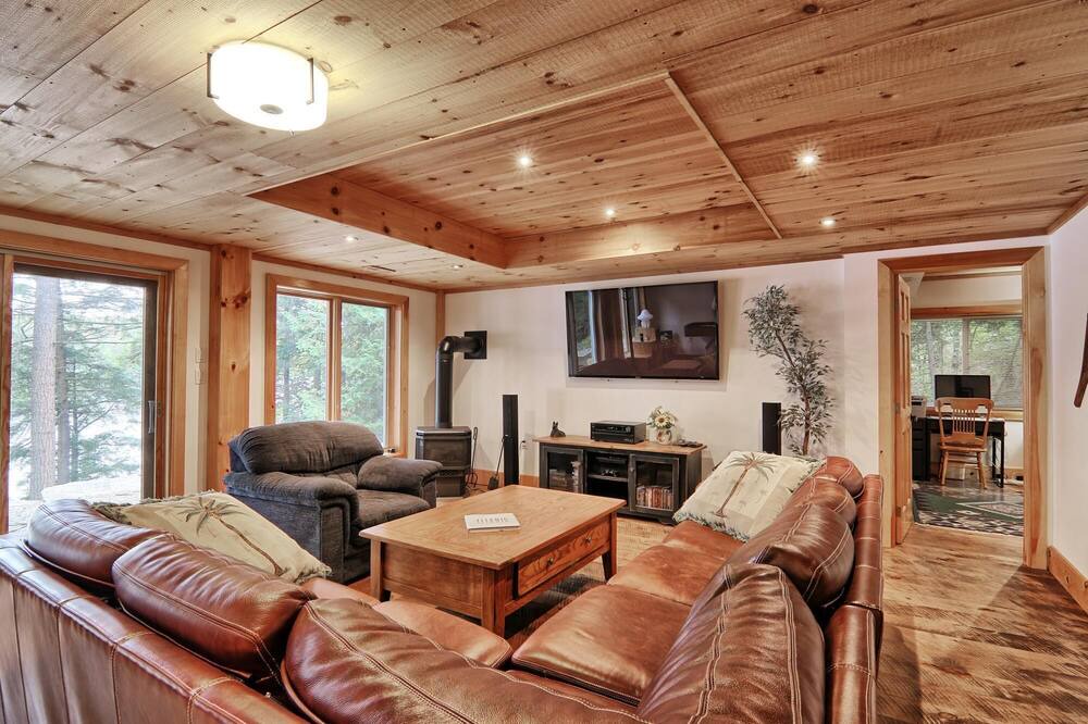 Photo of Bedroom in Rosseau