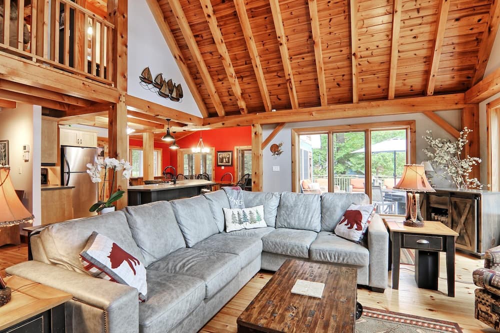 Photo of Livingroom in Rosseau